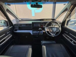 ホンダ ステップワゴン 1.5 スパーダ 画像2